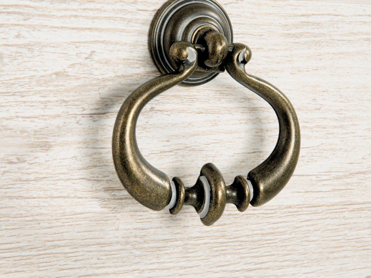 Willowton Whitewash King Sleigh Bed, Dresser, Mirror And Chest