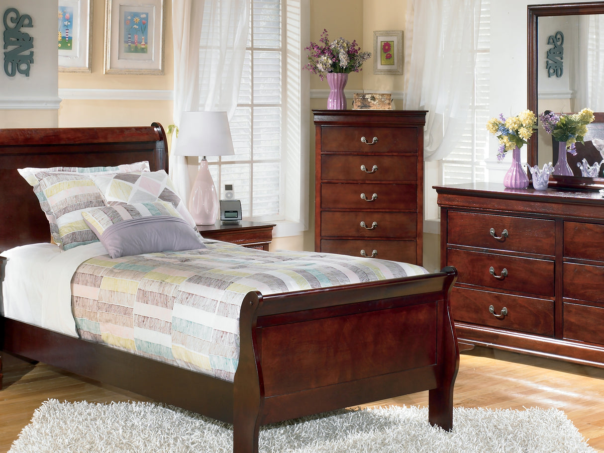 Alisdair Reddish Brown Twin Sleigh Bed And Dresser