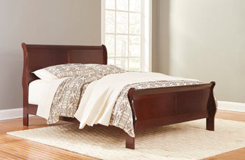 Alisdair Reddish Brown King Sleigh Bed