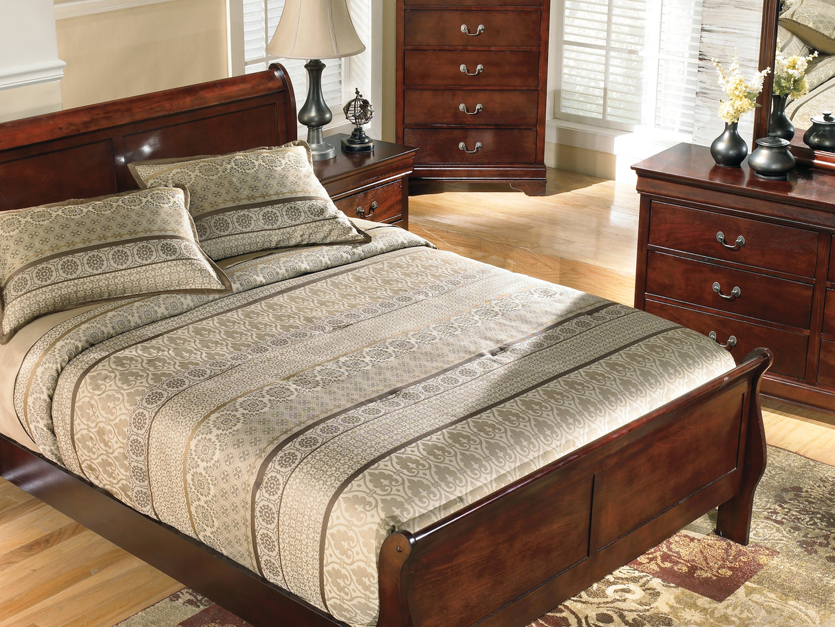 Alisdair Reddish Brown King Sleigh Bed