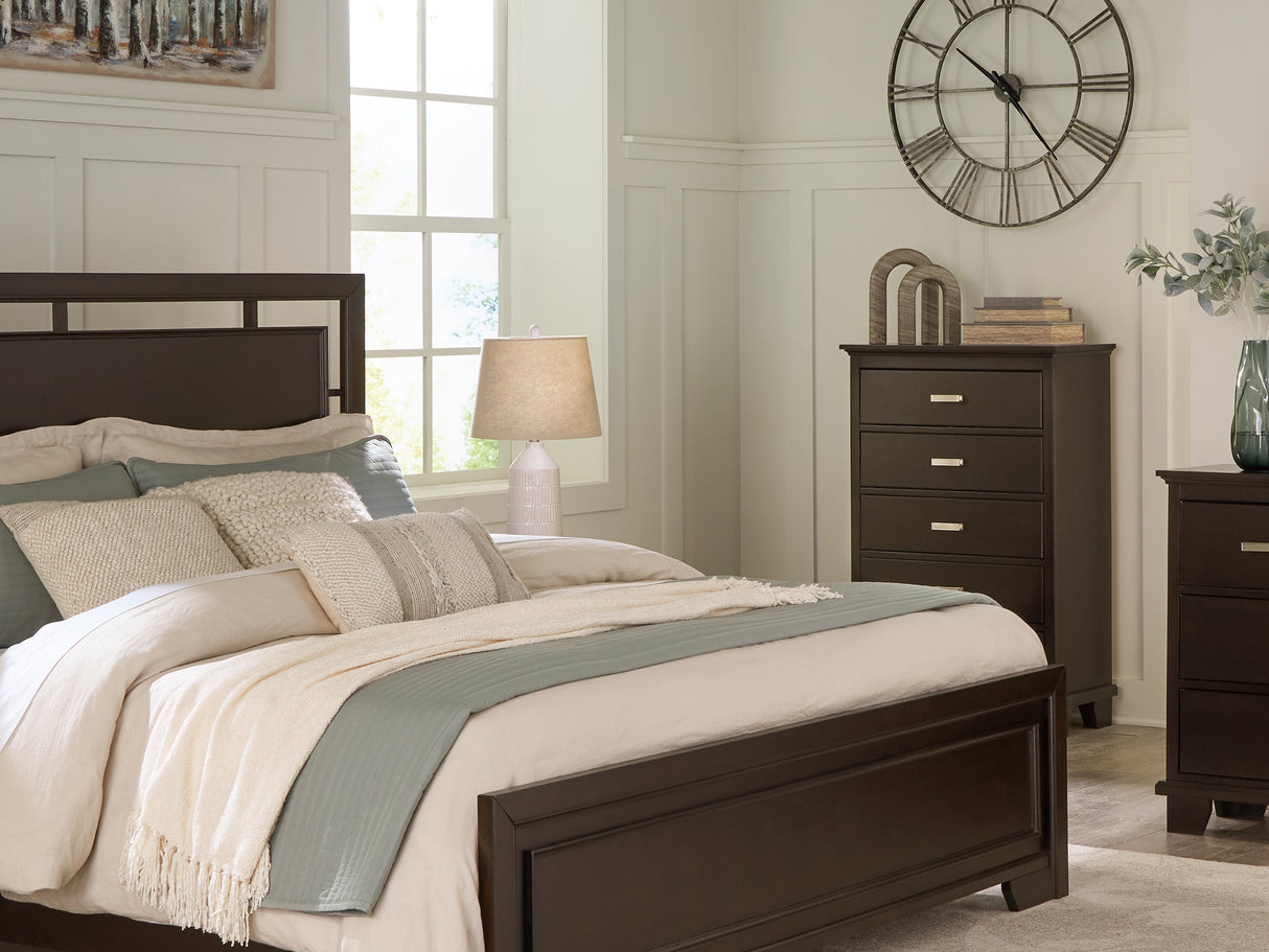 Covetown Dark Brown Queen Panel Bed, Dresser, Mirror And Nightstand