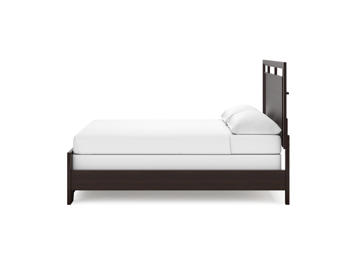 Covetown Dark Brown California King Panel Bed, Dresser And Mirror