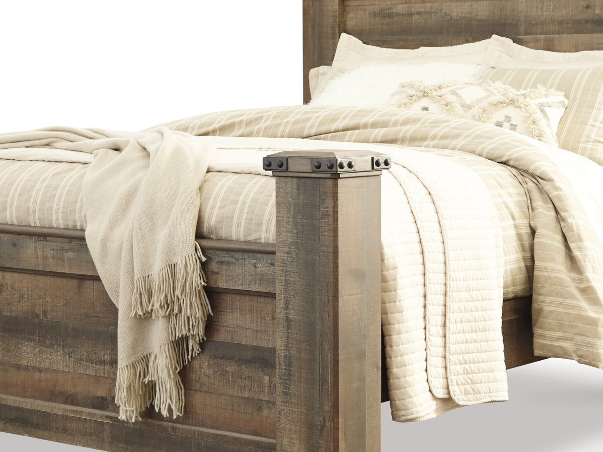 Trinell Brown Queen Poster Bed