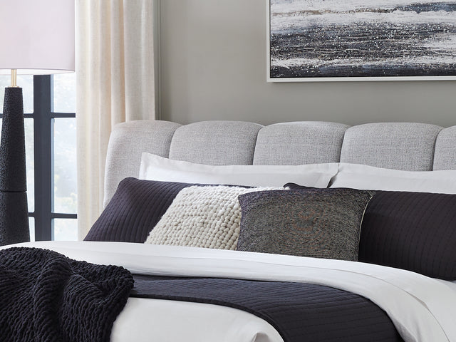Grendusk King Upholstered Bed