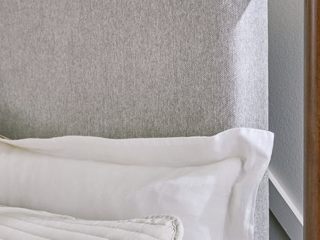 Lyncott Brown Queen Upholstered Panel Bed