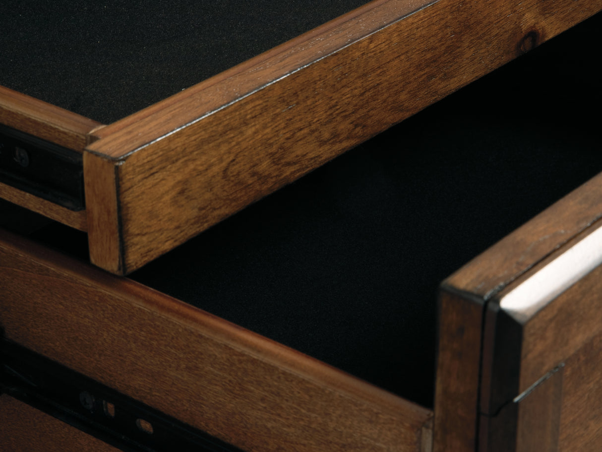 Flynnter Medium Brown King Bed, Dresser, Chest And 2 Nightstands