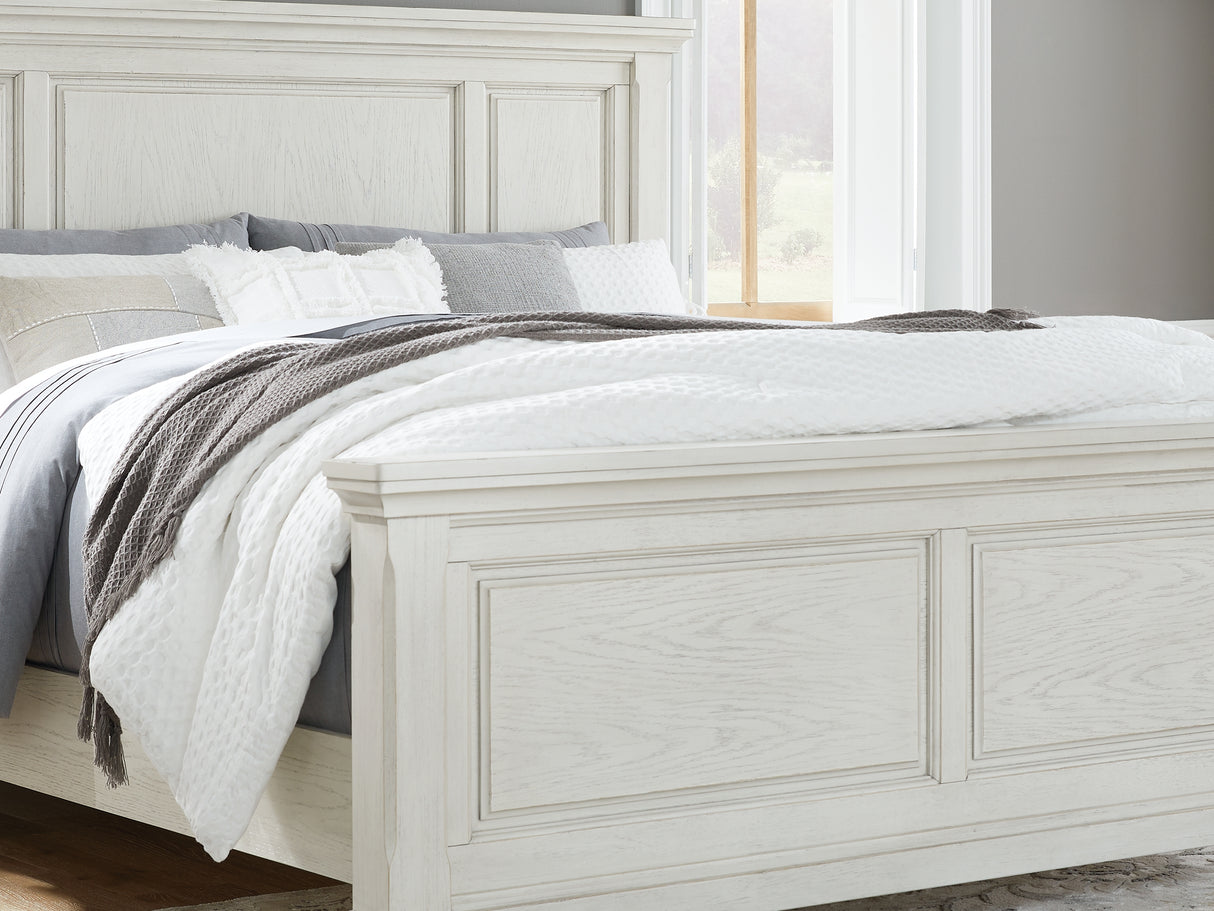 Robbinsdale Antique White Queen Panel Bed