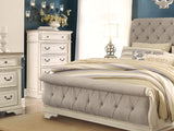 Realyn Chipped White Queen Sleigh Bed