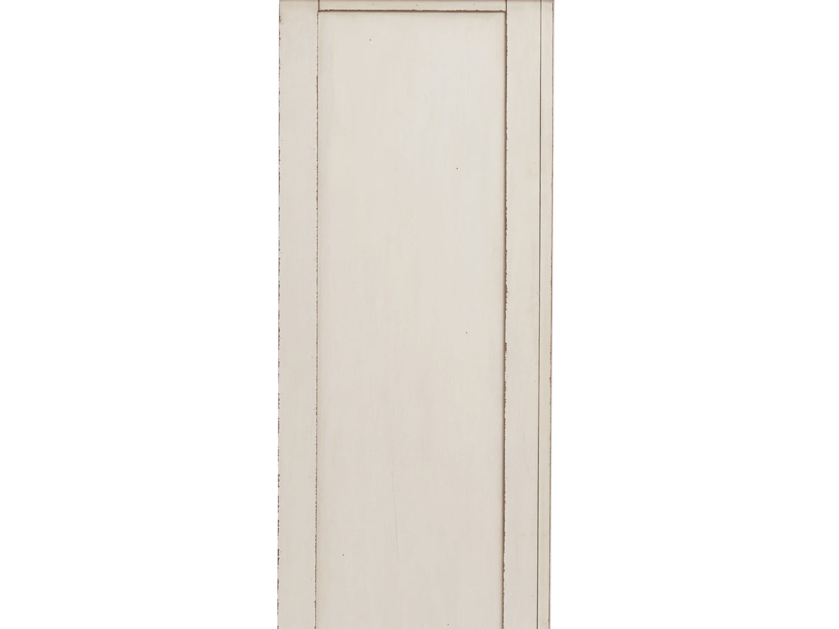 Realyn King Storage Bed, Dresser, Chest And 2 Nightstands