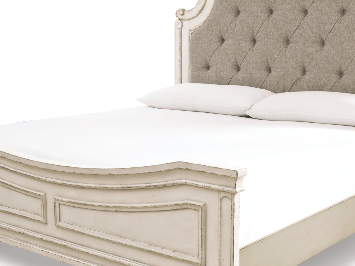Realyn Chipped White King Bed With Mirrored Dresser And Nightstand