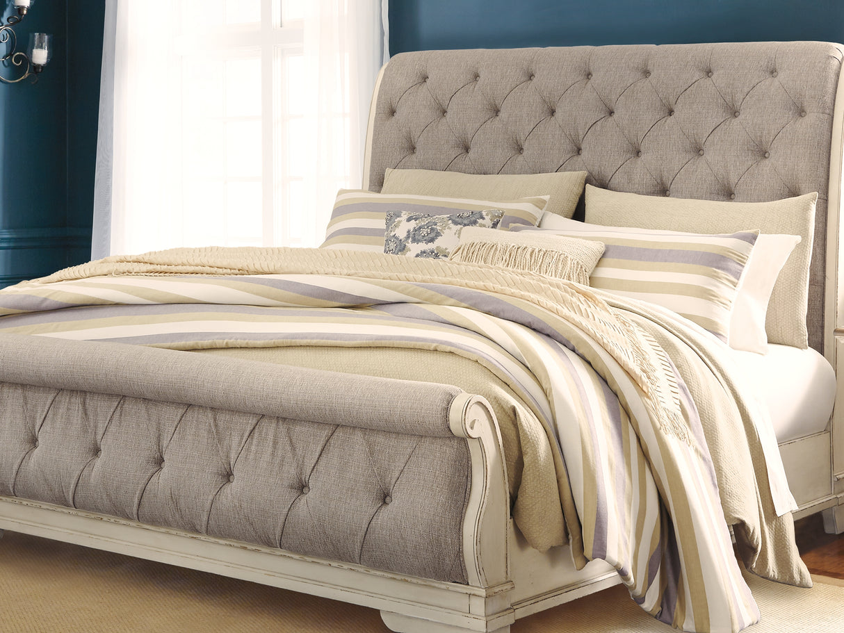 Realyn Chipped White Queen Sleigh Bed