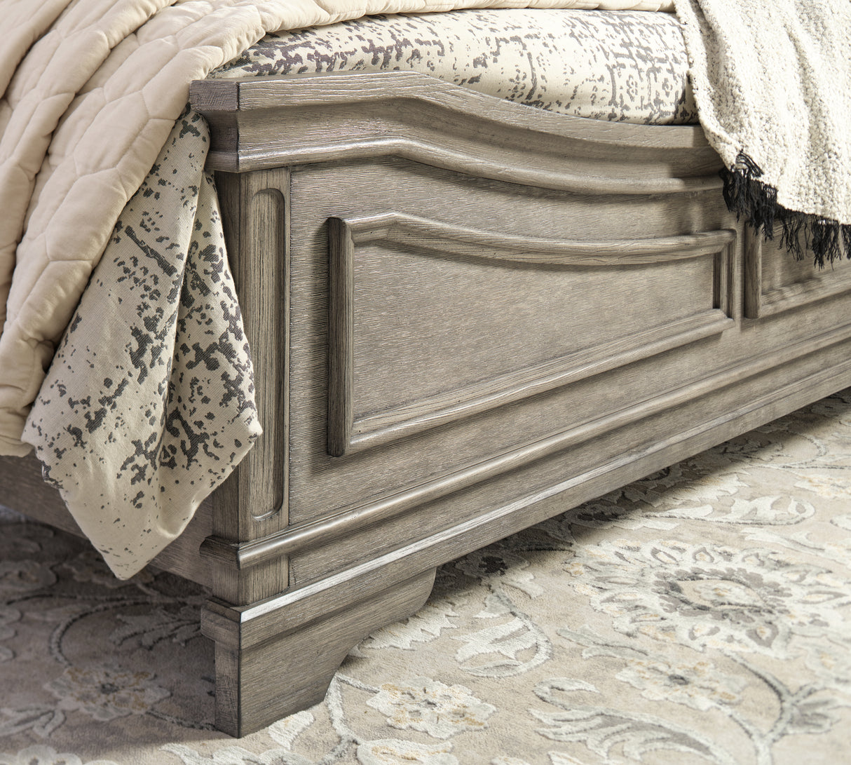 Lodenbay Antique Gray California King Panel Bed