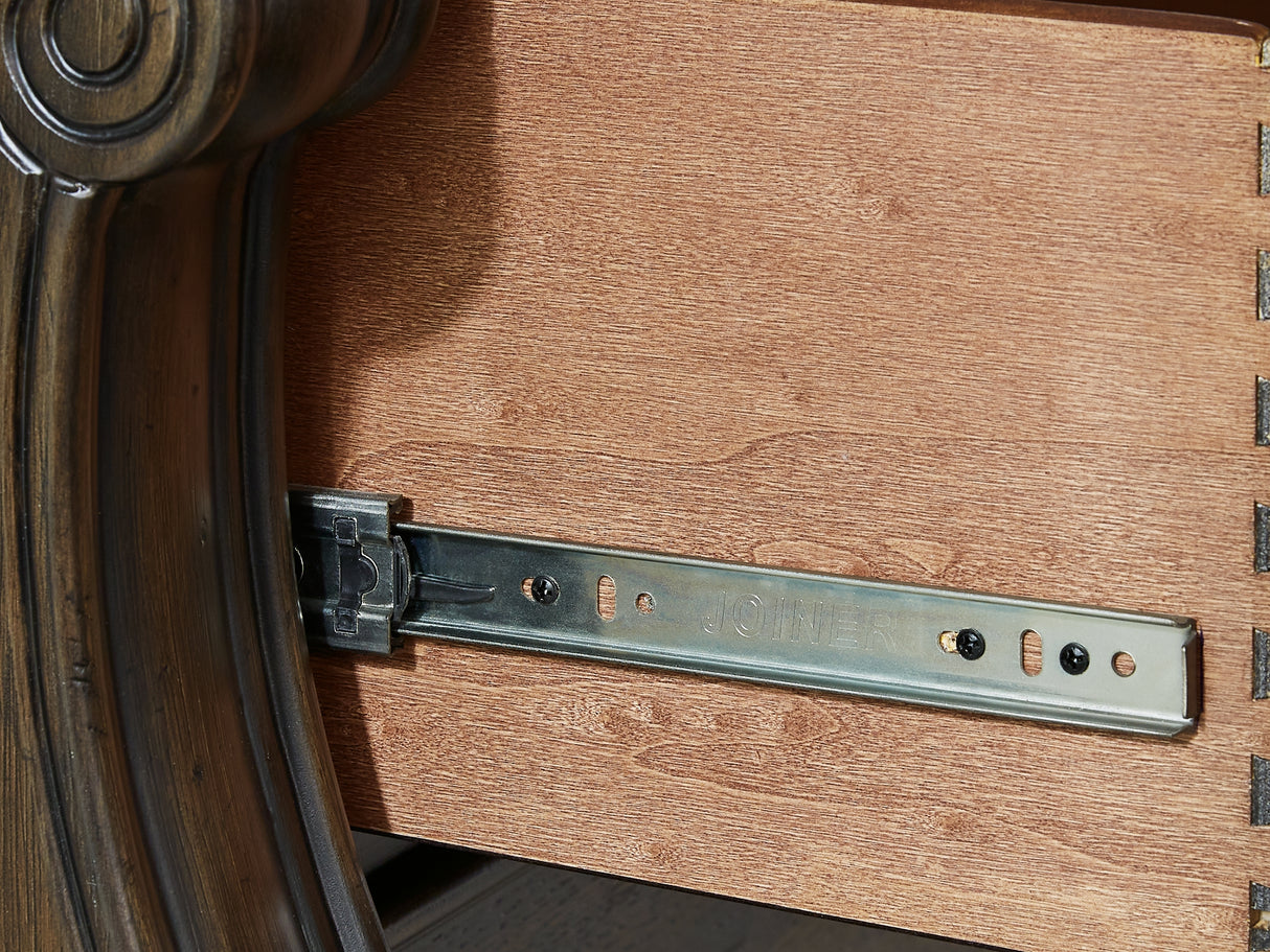 Maylee Dark Brown Dresser And Mirror