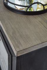 Foyland Black/Brown Dresser