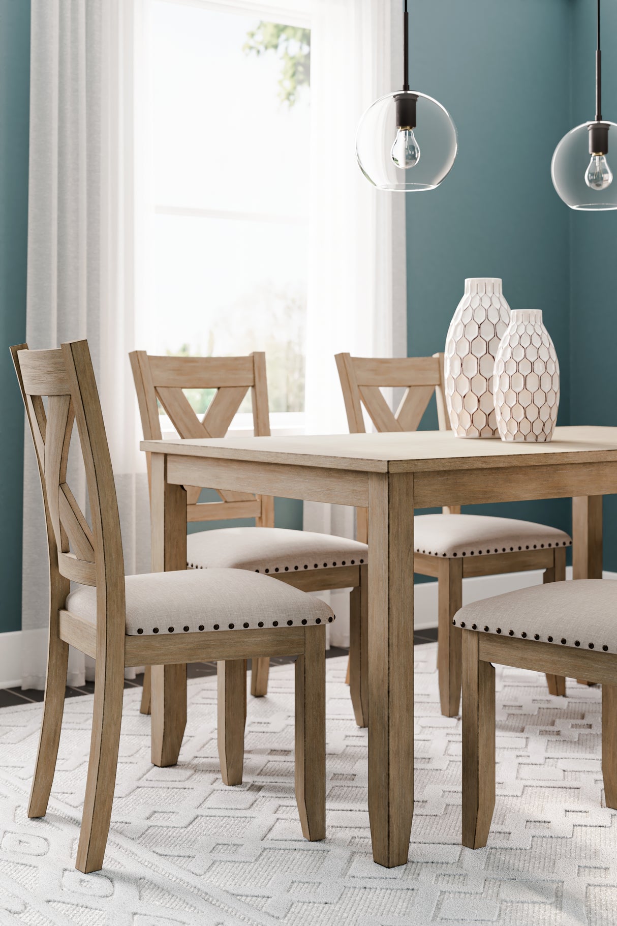 Sanbriar Light Brown Dining Set