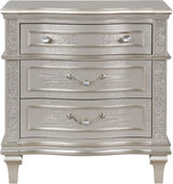 Evangeline Silver And Ivory Tufted Upholstered Platform Bedroom Set