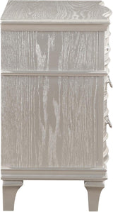 Evangeline Silver And Ivory Tufted Upholstered Platform Bedroom Set