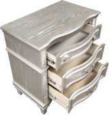 Evangeline Silver And Ivory Tufted Upholstered Platform Bedroom Set