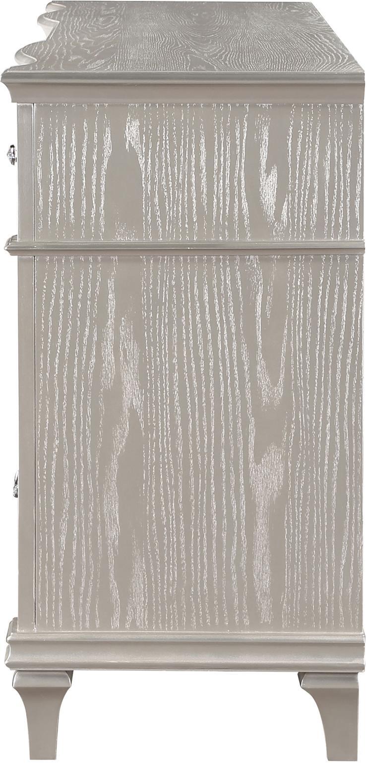 Evangeline Silver And Ivory Tufted Upholstered Platform Bedroom Set