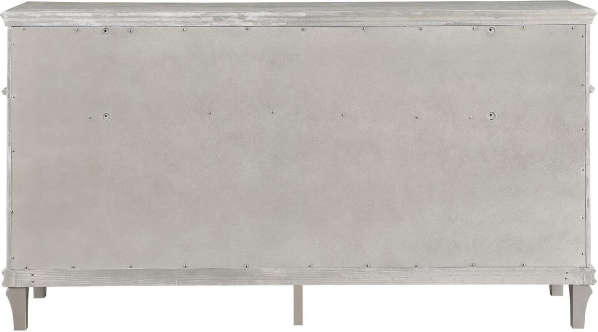 Evangeline Silver And Ivory Tufted Upholstered Platform Bedroom Set