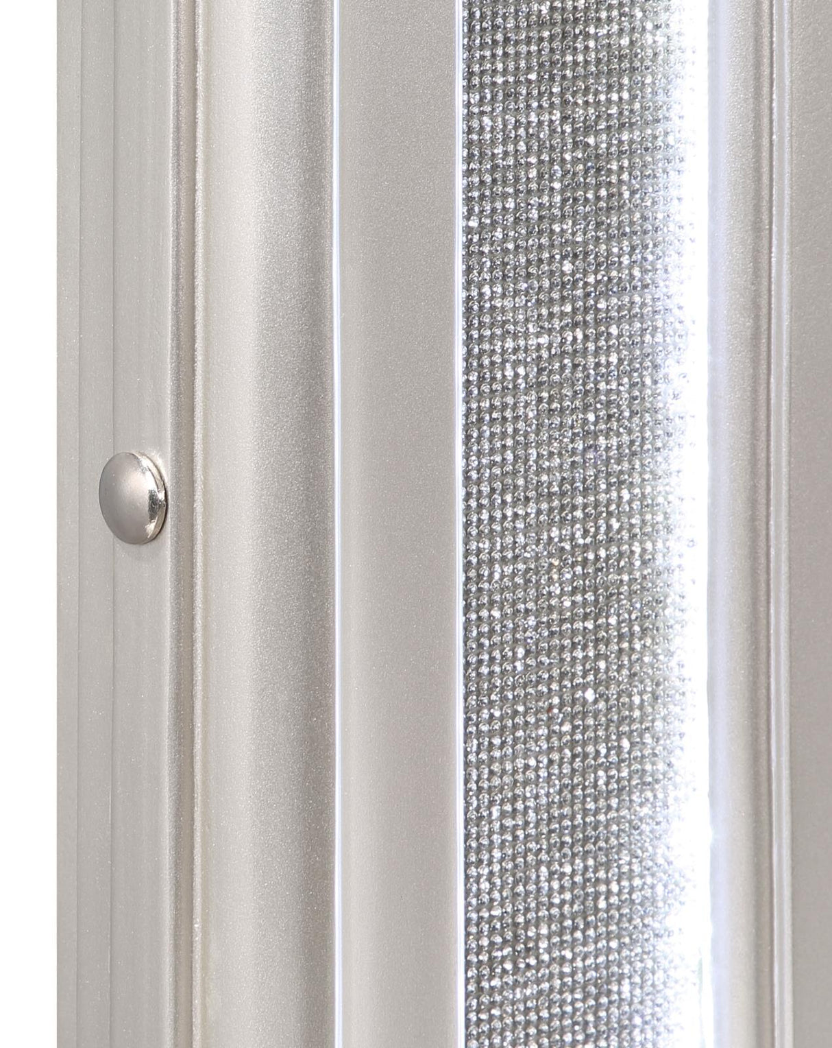 Evangeline Silver And Ivory Tufted Upholstered Platform Bedroom Set