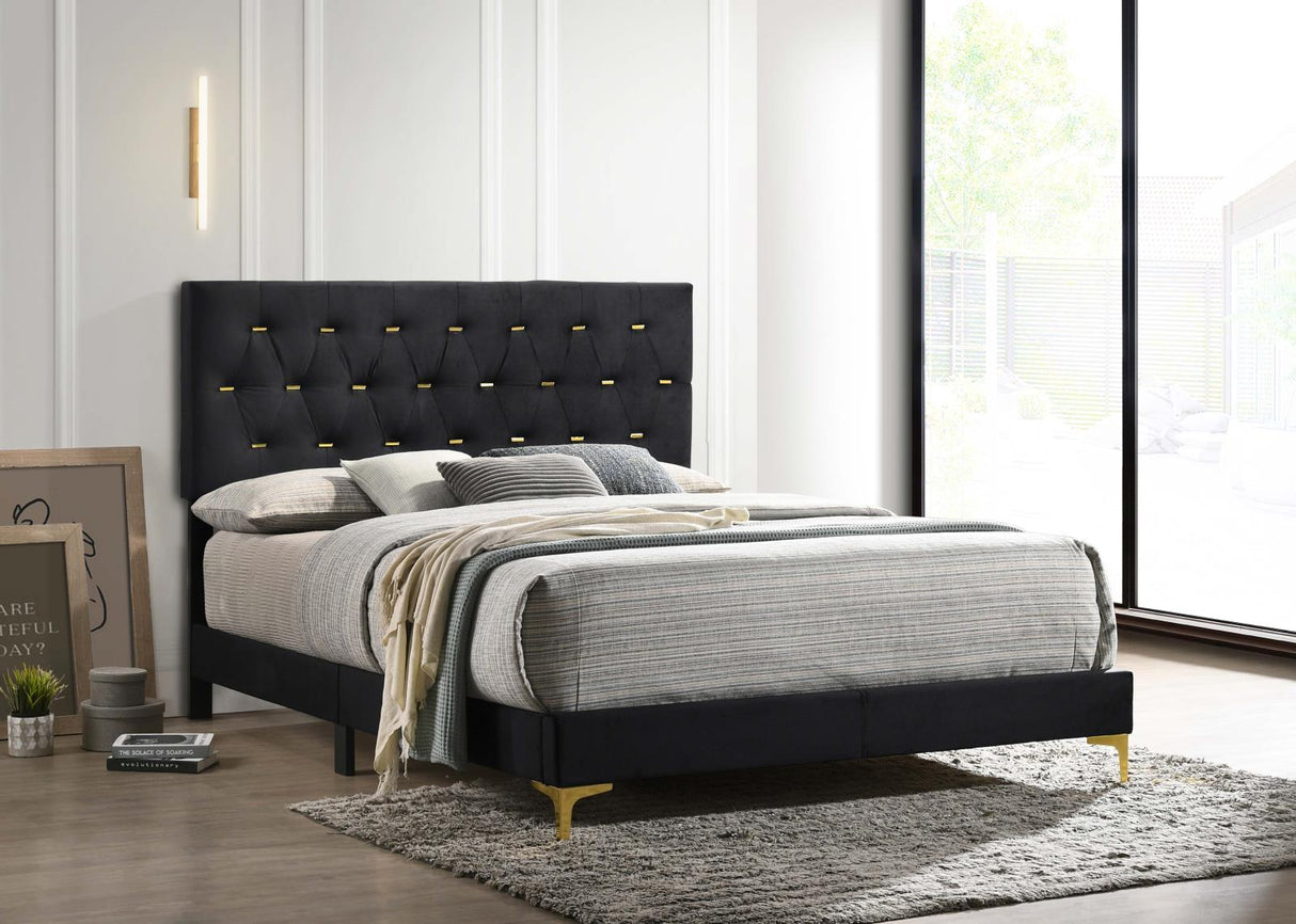 Kendall Black And Gold Tufted Upholstered Panel Bedroom Set