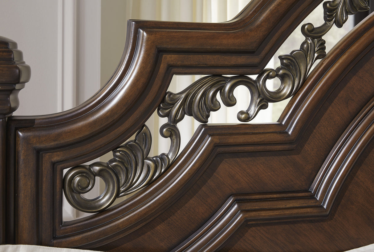 Lavinton Brown Poster Bedroom Set