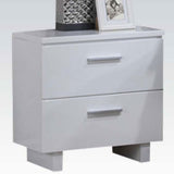 Lorimar Platform Bedroom Set In White