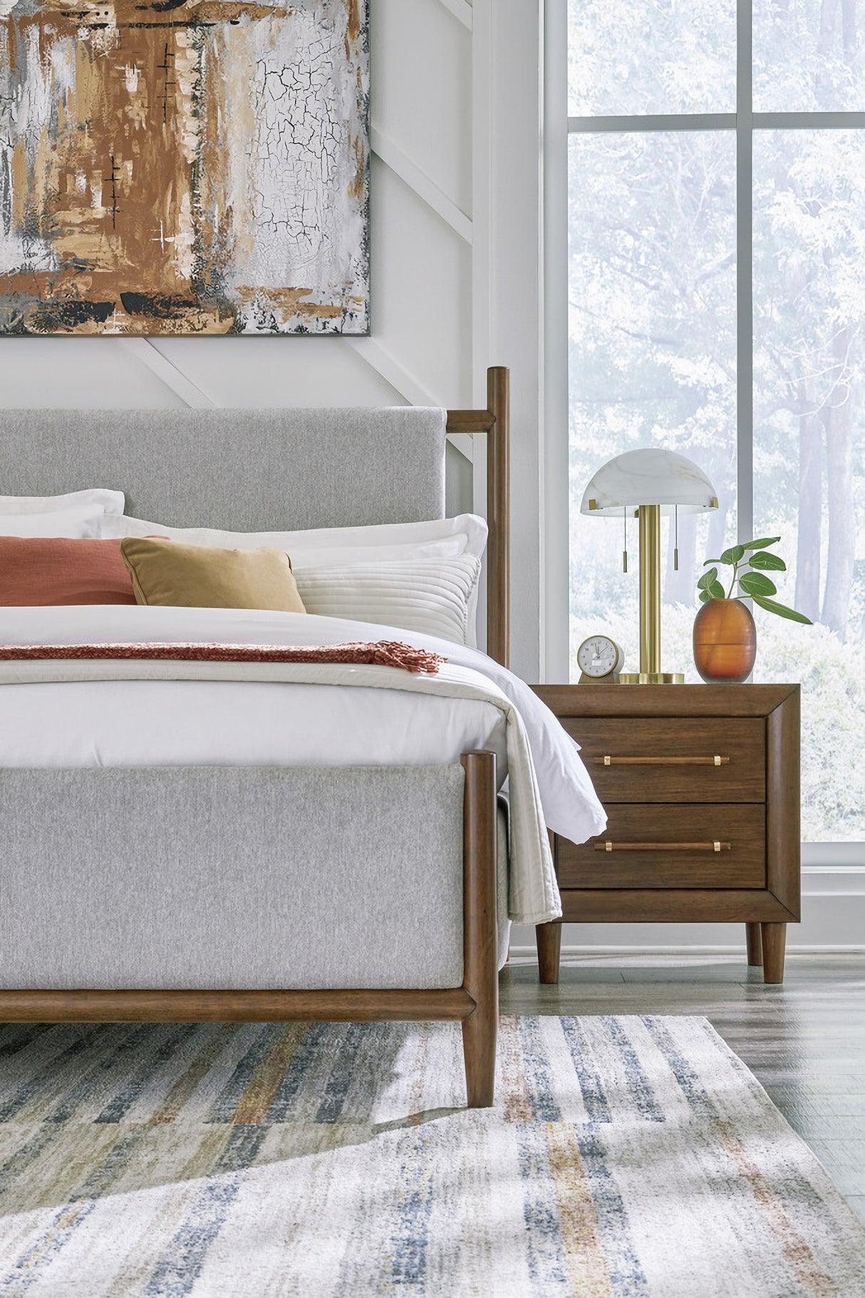 Lyncott Bedroom Set In Brown