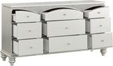 Maverick Panel Bedroom Set In Platinum
