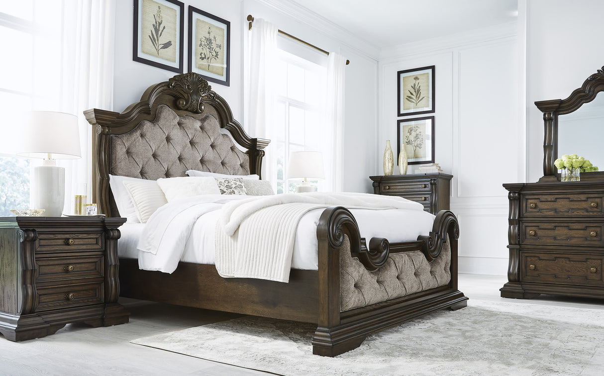 Maylee Bedroom Set In Dark Brown