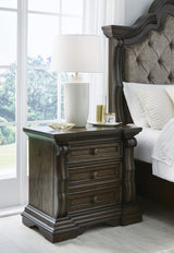 Maylee Bedroom Set In Dark Brown