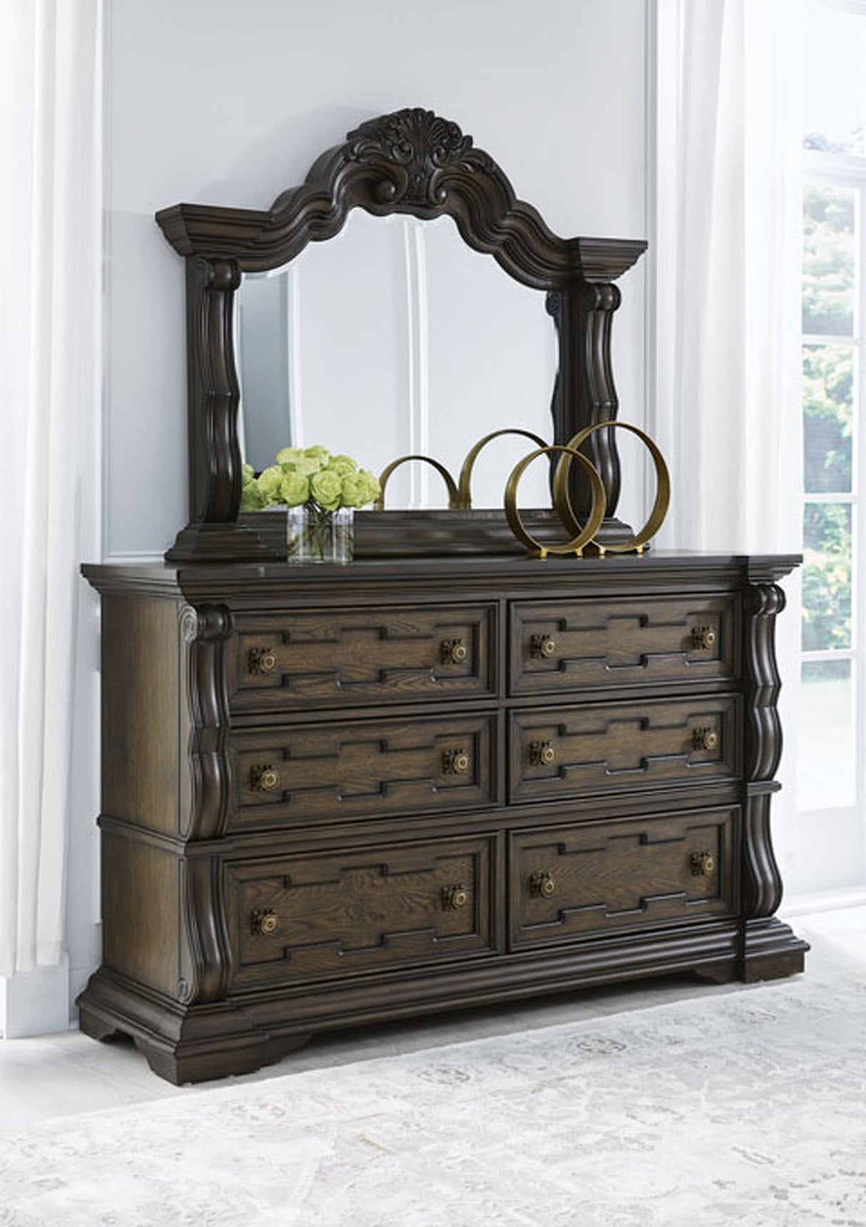 Maylee Bedroom Set In Dark Brown
