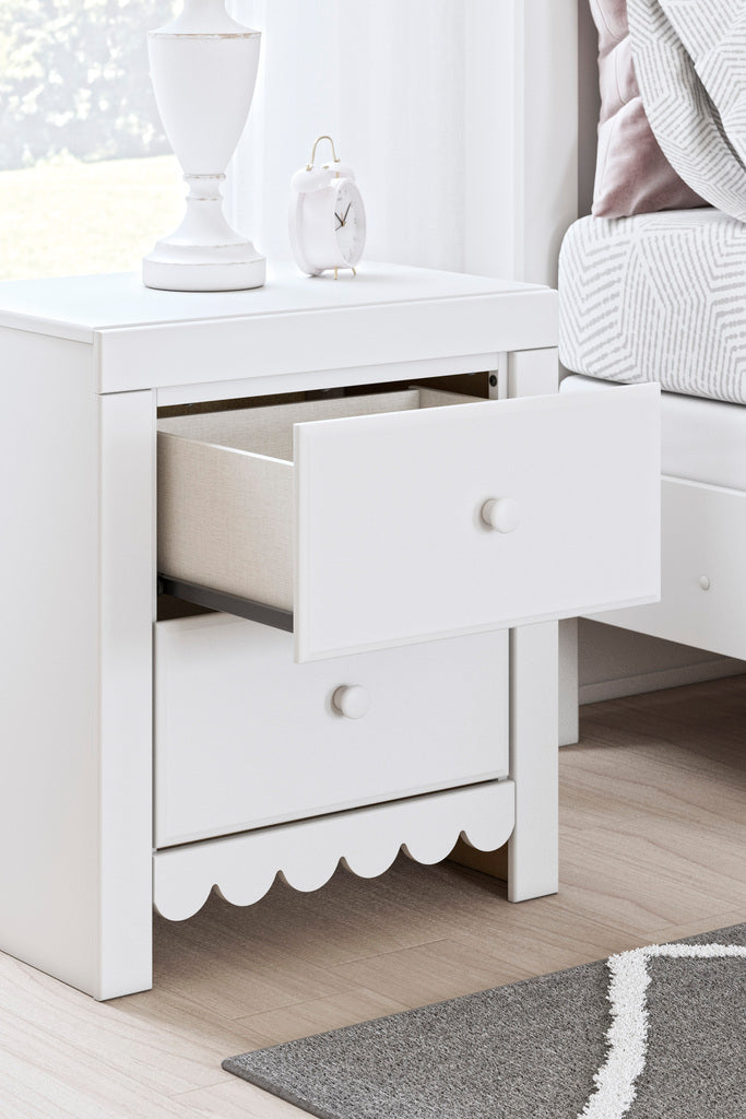 Mollviney Youth Panel Bedroom Set In White