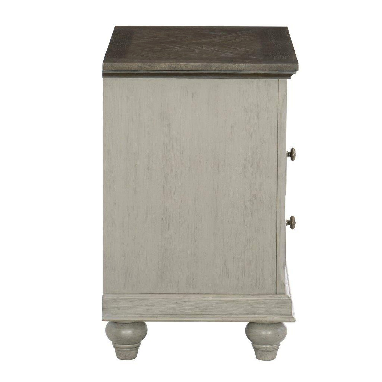 Mossbrook Light Gray Poster Bedroom Set