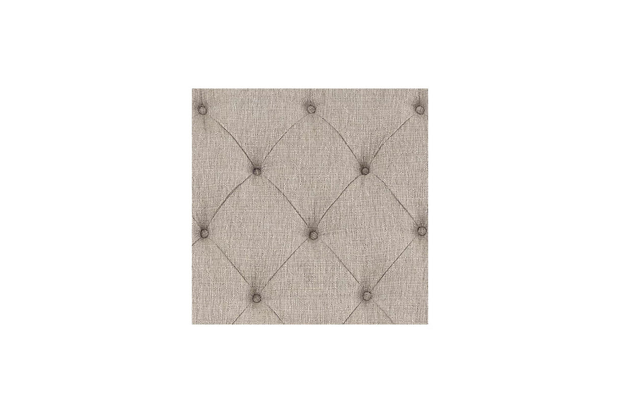 Realyn Youth Bedroom Set In Chipped White