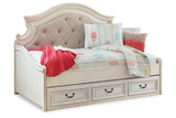 Realyn Youth Bedroom Set In Chipped White